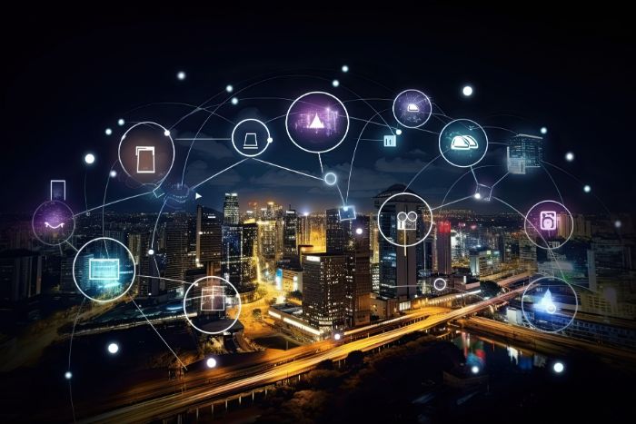 Paisaje urbano mostrando dispositivos IoT interconectados
